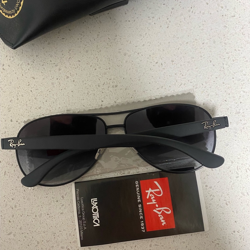 Aviator Raybans - Picture 3 of 6